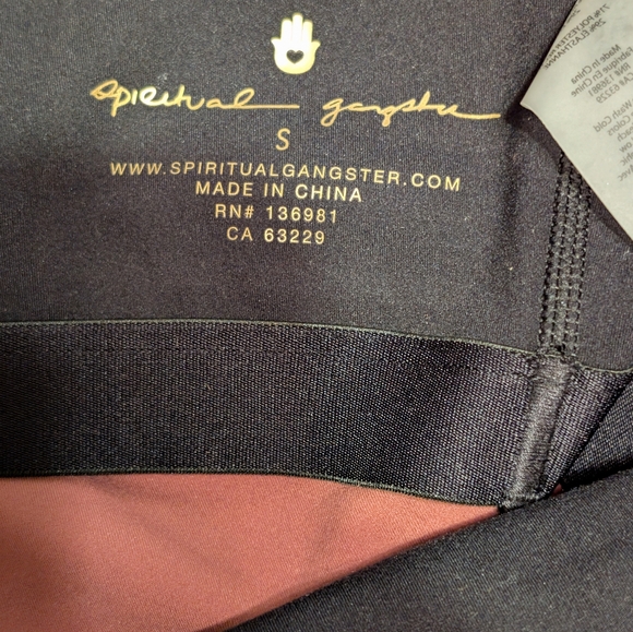 NWOT Spiritual Gangster Two-Tone Black and Pink Sports Bra - Picture 3 of 3